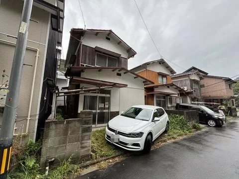 Uwajima-shi, Uwajima Warei-motomachi 4-chome (Uwajima Sta.) 2F 3DK

5.8 million yen