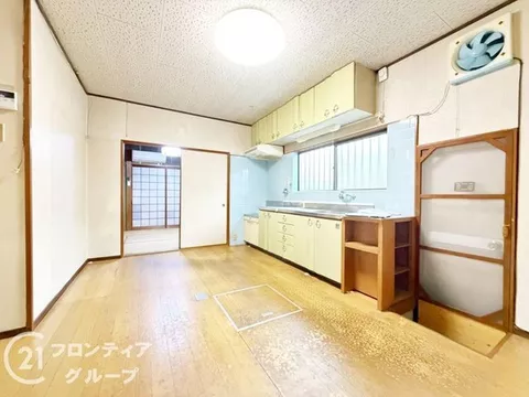 Two-sided balcony + immediate viewing available! Surrounding environment is rich ■ Kintetsu "Higashihanazono Station" 11 minutes on foot!