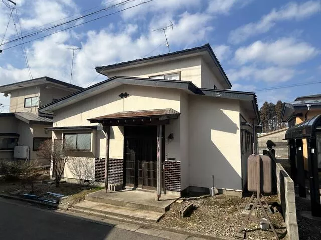 Noshiro City, Ochiai, Nakaohdai (Mukainoshiro Station) 2-story building 5K