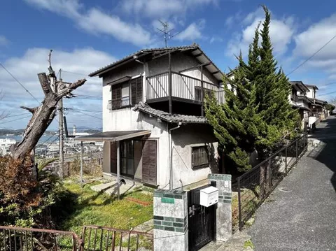2-story 4DK in Nishishinmachi 2-chome, Moji Ward, Kitakyushu City (Moji Station) - 2,800,000 yen