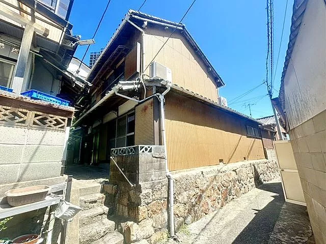 Used single-family home in Dan-no-ura Town, Shimonoseki City