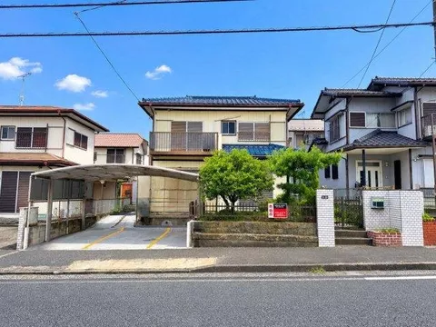 Approximately 3 parking spaces available! A livable residential environment♪