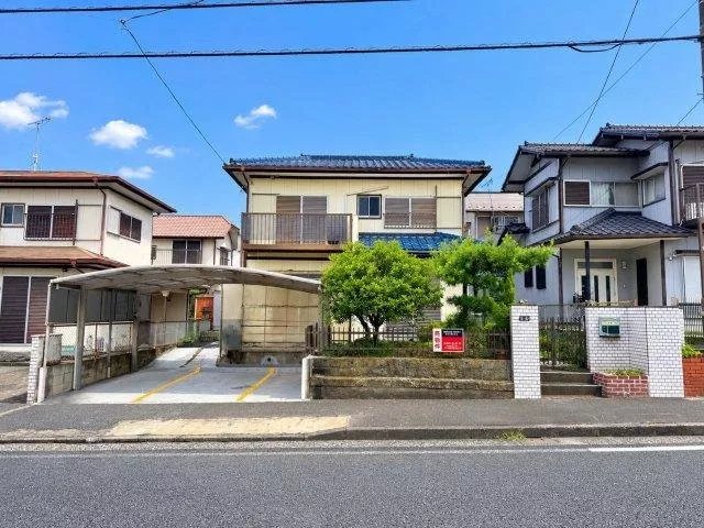 Approximately 3 parking spaces available! A livable residential environment♪