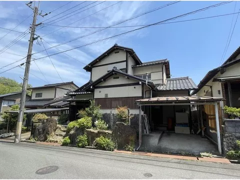 ◆Property in Maizuru City, Showadai, 4LDK! ◆A quiet residential area rich in nature.