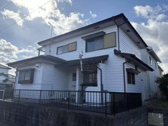 Near JR Nakoso Station, on a high ground residential area, southeast corner lot, used house
