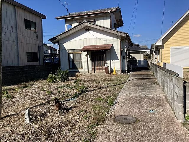 Used single-family home, 10 minutes on foot from JR Joban Line Kandachi Station
