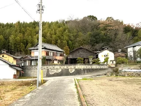 Toyonaka-cho, Mitoyo-city, Hokkaido (Motoyama Sta.) 2F 8DK

2,000,000 yen