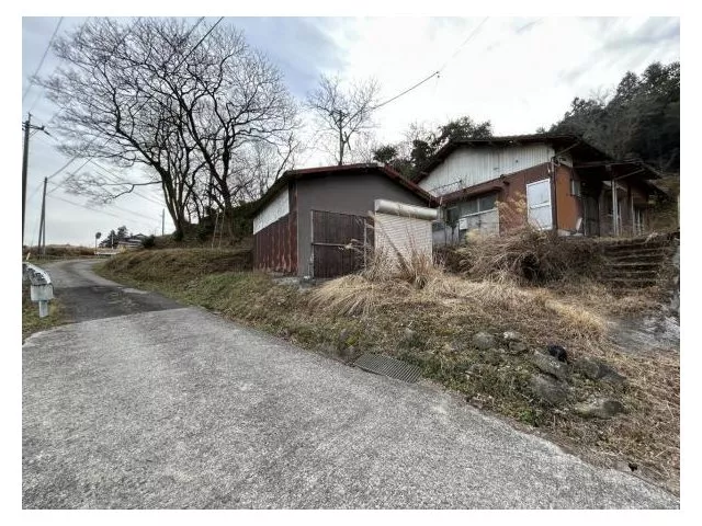 [Water leakage present, not suitable for lodging] A compact single-story home with smooth household flow.