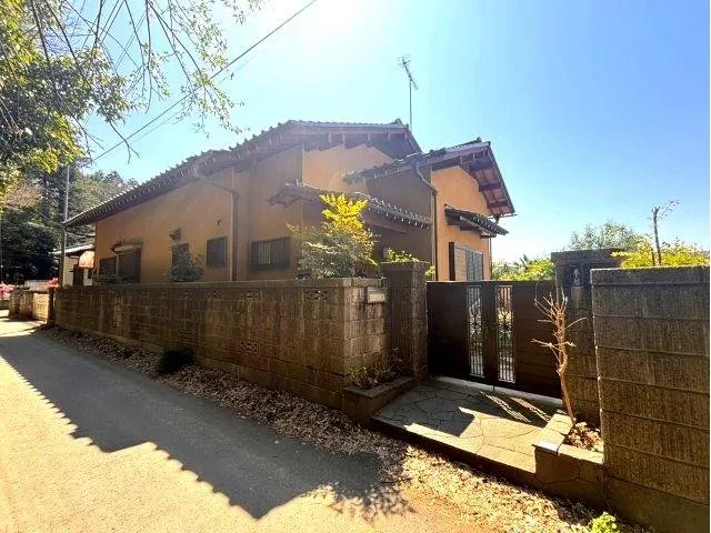 ■ Spacious lot over 90 tsubo in a quiet residential area!!
