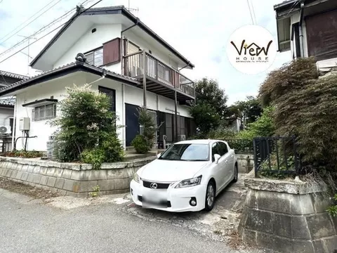 Start a new life that is safe and comfortable with lively conversations on the living room stairs!! ■ 3 minutes on foot from Minami Ko.