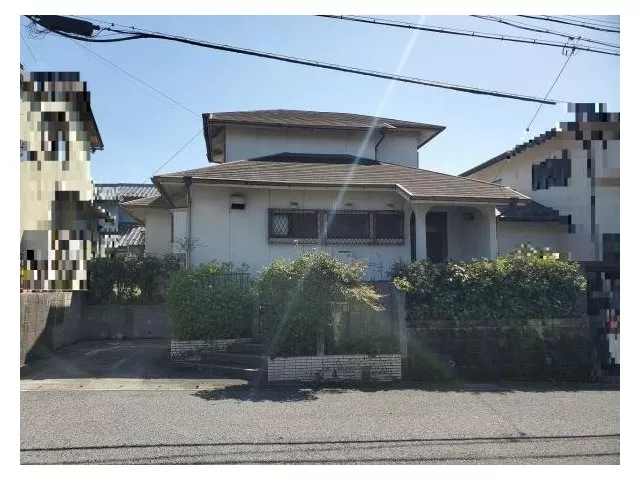 Quiet residential area, about 5 minutes on foot to Minamikaito Elementary School, about 2 minutes on foot to Kōyōdai 3-chome bus stop