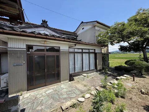 Nakaniikawa-gun Kamiyamachi Gokakizawa (Shinmiya River Station) 2-story building 6DK