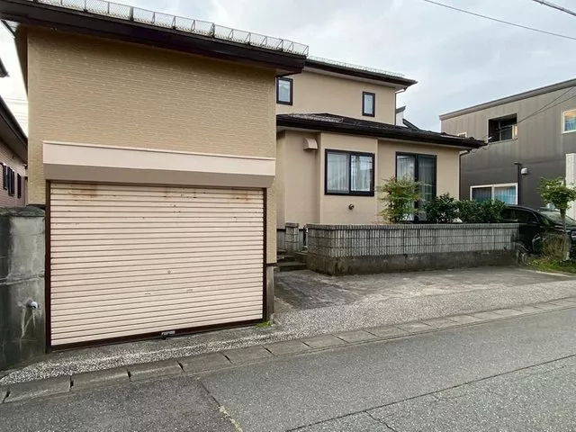 1 Oosumi (Ugo Ushijima Station) 13 million yen