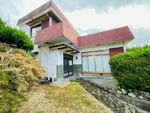 Nishimuro District, Susami Town, Shusami (Shusami Station) 2-story building 5DK