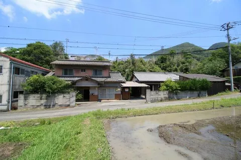 Mitoyo City Takase Town Kamitakase (Takase Station) 2-story 8DK - Image 1