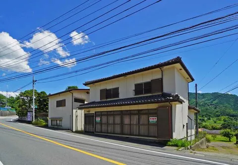 Katsunuma, Koshu-shi, Katsunuma-cho Katsunuma (Katsunuma Budosato station) 2F 5DK

Katsunuma