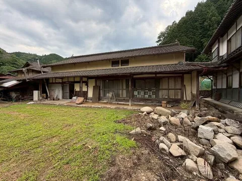 Maniwa City, Tsukita Hon (Tobihara Station) Single-story building 4DK