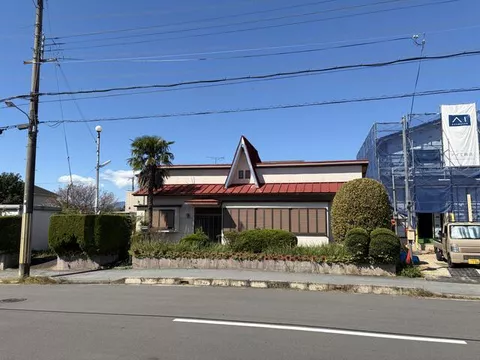 Yoshino County, Oyo Town, Oaza Kitano (Rokuta Station) 2-story building 8DK