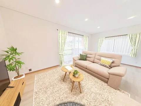 [Open House Held] Interior and exterior renovations completed / Water fixtures replaced / Parking for 2 cars available