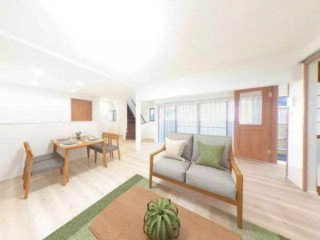 [Open House] [Interior and exterior renovation completed] [New water facilities replaced] [Exterior painting completed] [