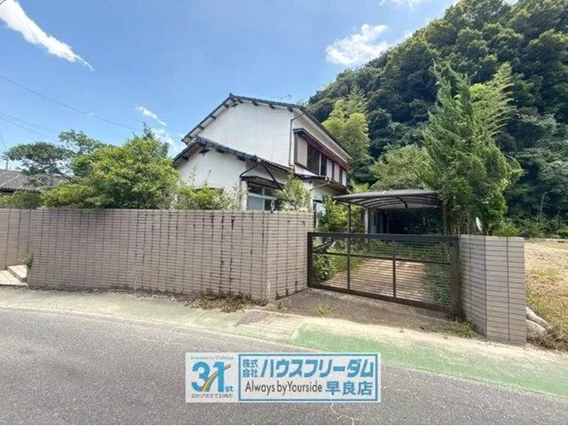 Parking for 3 cars available! 8LDK, just a 3-minute walk to the nearest bus stop♪【Immediate viewing available】
