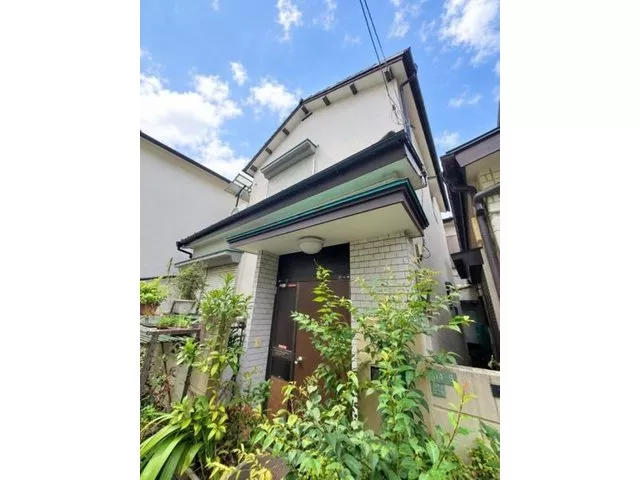 Tobu Daishi Line "Daishimae" Station 11 minutes on foot, a convenient living environment!