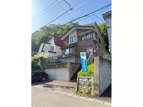 [Includes built-in garage for 2 cars!] Spacious 4LDK with plenty of storage♪