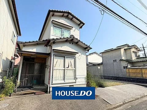 Used single-family home with spacious parking space, 2-chome Hanayo, Shunan City