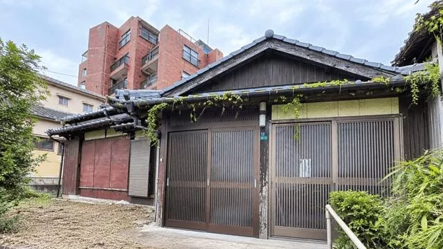 Kitakyushu City Yahatanishi Ward Hagiwara 1-chome (Hagiwara Station) 2-story 11DK