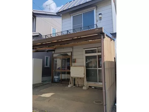 Close to the city center, south-facing, Japanese-style room, regular-shaped land, two-story building, all rooms over 6 tatami mats