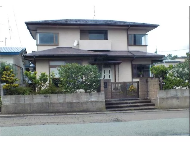 Nagahama, Tenno (Oiwake Station) 13.5 million yen