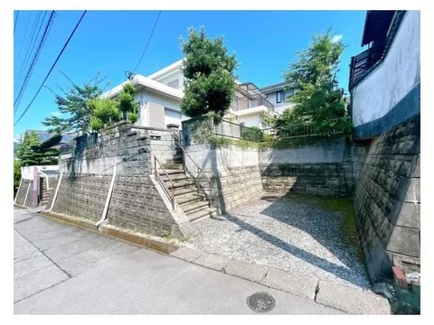 [Open House Held] [Current sale until April 20 / Immediate occupancy available] Parking for one regular car is possible.