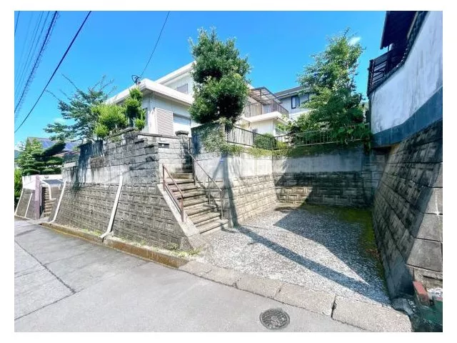 [Open House Held] [Current sale until April 20 / Immediate occupancy available] Parking for one regular car is possible.
