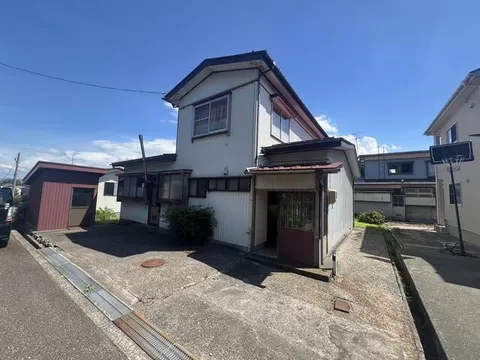 Joetsu City, Onuki 4-chome (Takada Station) 2-story building 5DK - Image 1
