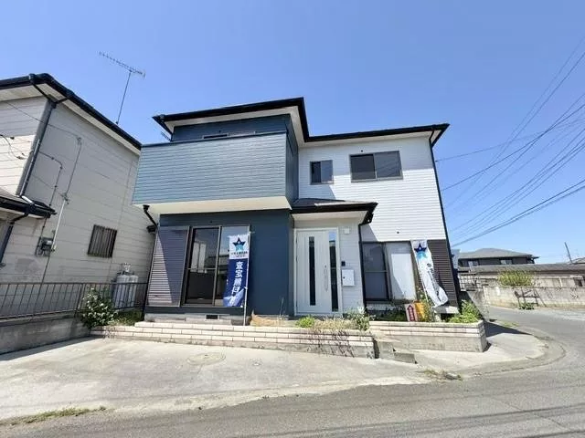 Renovated property! Southeast corner lot with good sunlight & parking for 2 cars in a detached house♪