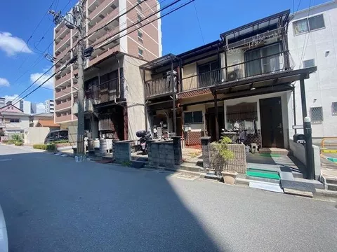 ■Terraced house for sale about 12 minutes walk from Esaka Station! ■Available for immediate move-in as it is vacant.