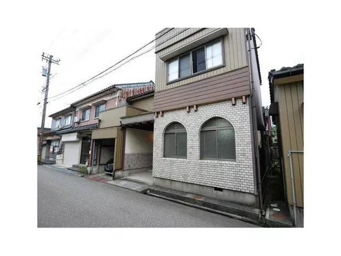 Shimomakino (Daiichi Inn Shinminato Cross Bay-mae Station) 3,200,000 yen