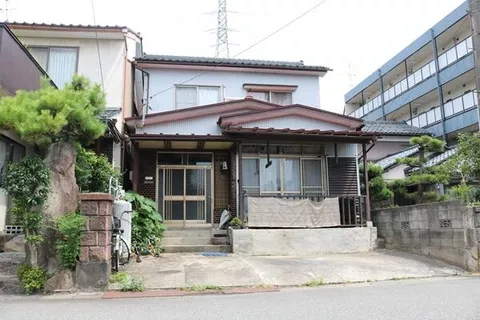 Fukui City, Seiwa 2-chome (Fukui Station) 2-story building 5DK - Image 3