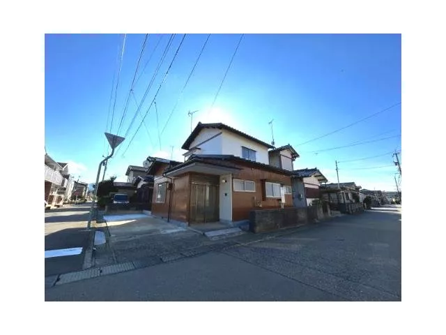 11.8 million yen, Yamashiro Onsen (Kaga Onsen Station)