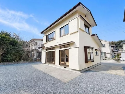 [Open House Held] [Interior and Exterior Renovation Completed] [Seismic Reinforcement Completed] Parking available for 2 standard cars in tandem