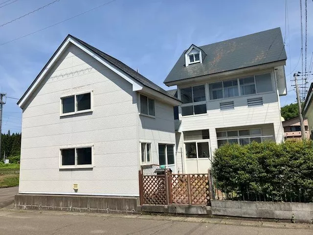 A residence with plenty of storage space and a garage! Southwest corner lot with good sunlight