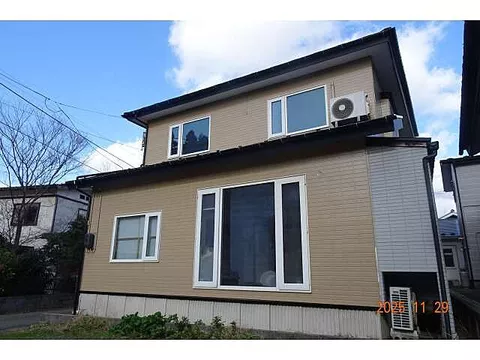 Used single-family home, JR Uetsu Main Line Ugo Honjo Station 13 minutes on foot