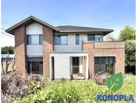 Spacious home suitable for two families ☆ Land area 107 tsubo ■ All rooms with storage & storage room ■ Air conditioning