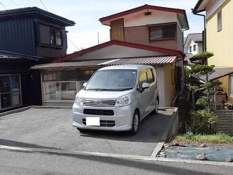 Honmachi Nishi (Chino Station) 9.8 million yen