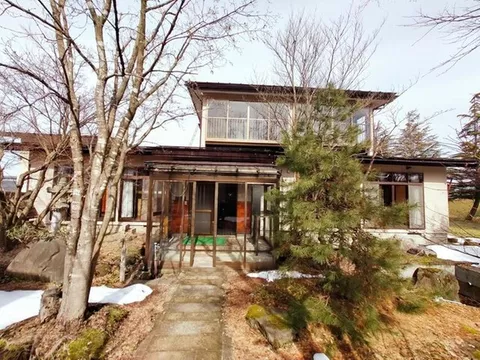 Spacious land of over 250 tsubo, suitable for a home garden. 3 minutes on foot to Rokugo Elementary School, and to the 6th Junior High School