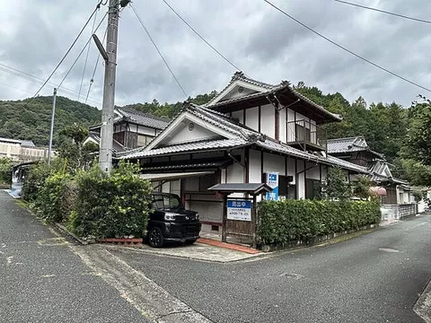 Used single-family home in Ozu City, Ichiki