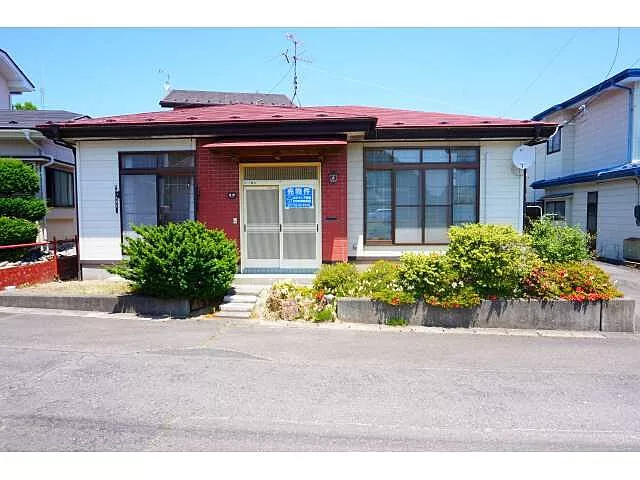 Used single-family home in Tsugaruishi, used residence