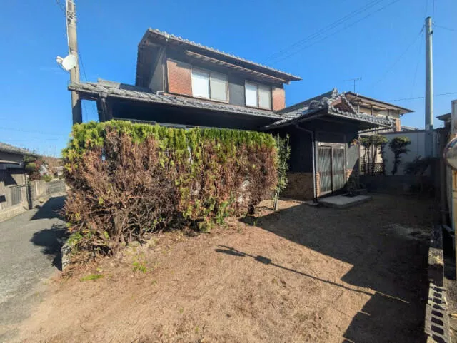 2F 5DK in Oaza Ido, Miki-machi, Kida-gun, Aichi

2.5 million yen