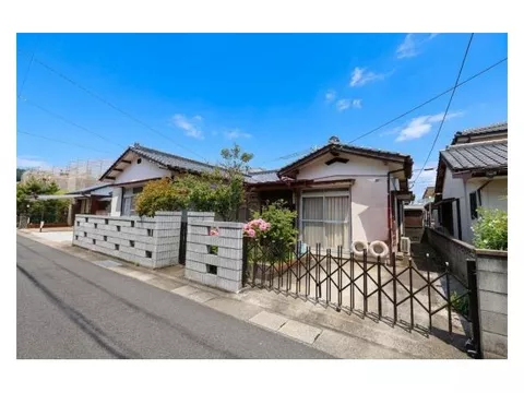 7 minutes on foot to Hino Elementary School / 9 minutes on foot to Hino Junior High School / A single-story house that is reassuring for the future!