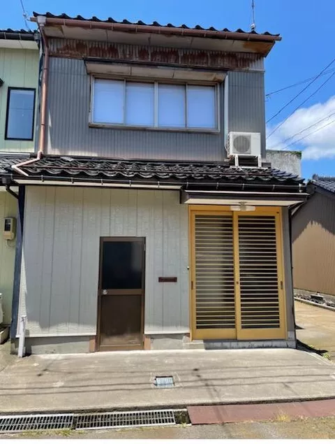 Takaoka City, Ume 4-chome (Takaoka Station) 2-story building 3DK